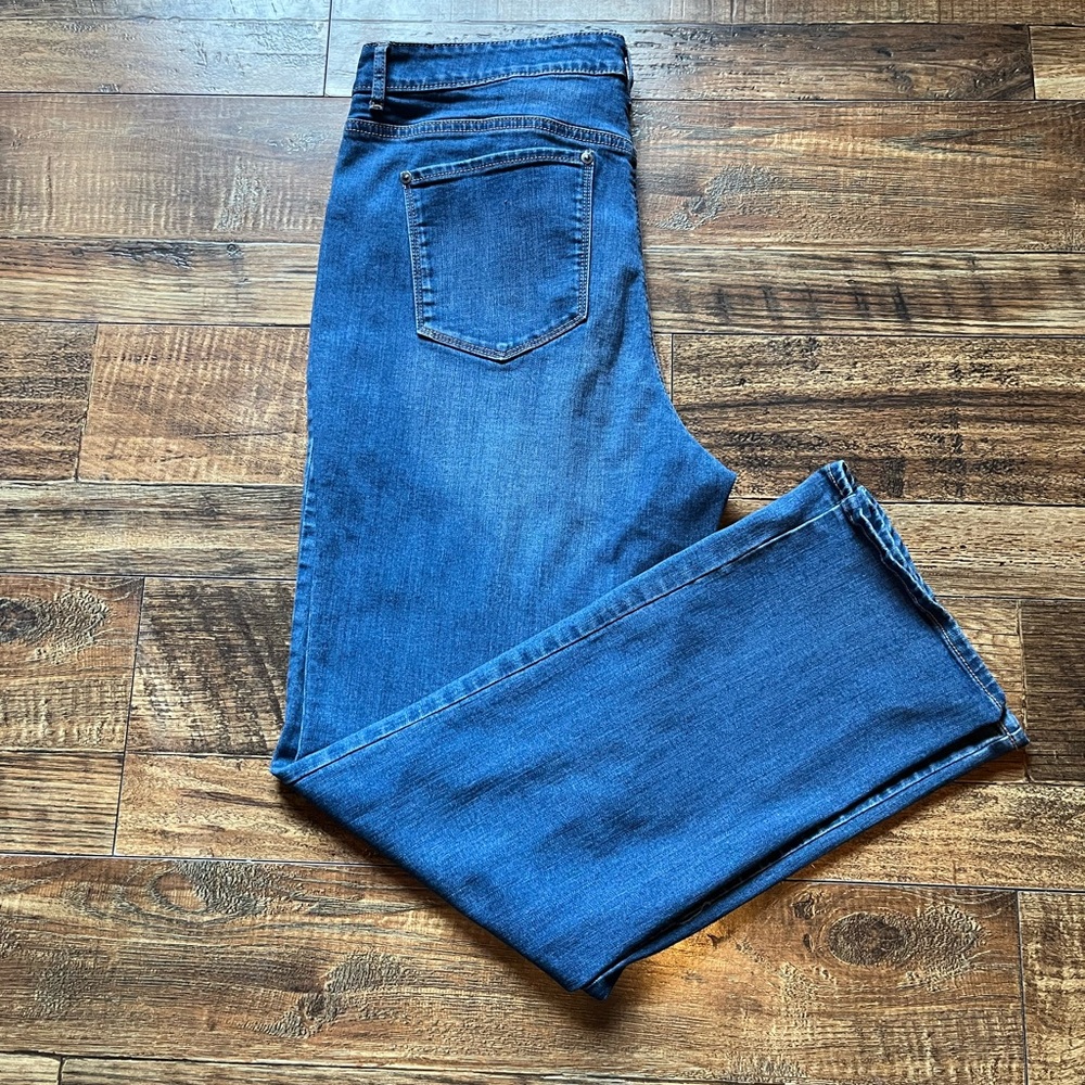 Gloria Vanderbilt Women’s Deep Blue Straight Jeans